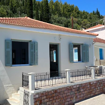 Modern Cottage On The Sea Vathy  Zewnętrze zdjęcie